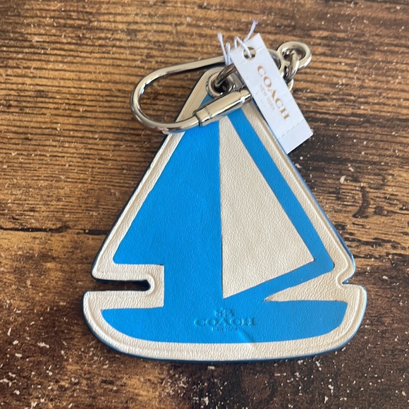 ⛵️Coach SAILBOAT BAG CHARM F65870⛵️ - Picture 2 of 3